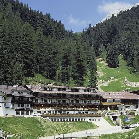 Sport Hotel Pampeago Тезеро Екстер'єр фото